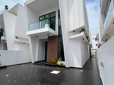 5 Bedroom Detached