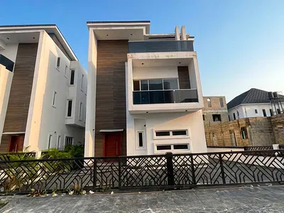 5 Bedroom Detached
