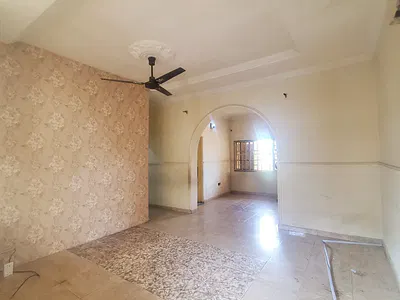 *supersharp 1bedroom Flat with 2 Toilets,