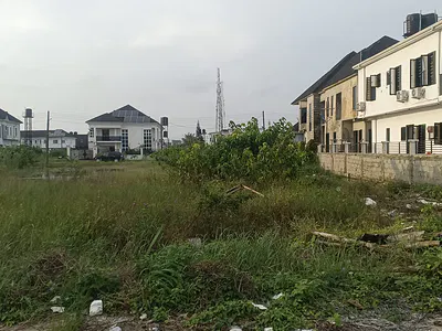 Land Measuring 450 Square Meters