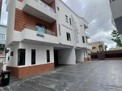 4 Bedroom Duplex with BQ