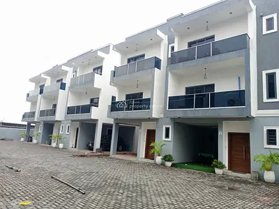 Luxury Contemporary 4-Bedroom Duplex (Fully Serviced)