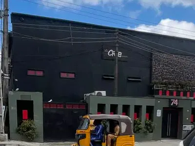 Commercial Building on a Corner-Piece
