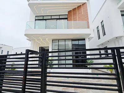 Brand New 5 Bedroom Detached Home with Swimming Pool