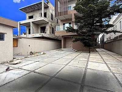 5 Bedroom Detached Duplex