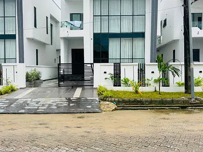 4bedroom Fully Detached Duplex with BQ
