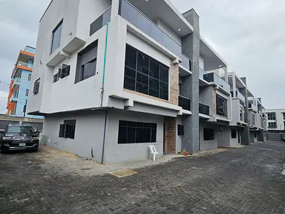 5 Bedroom Semi-Detached Duplex