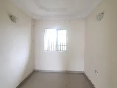 Clean and Very Spacious 2 Bedroom Apartment