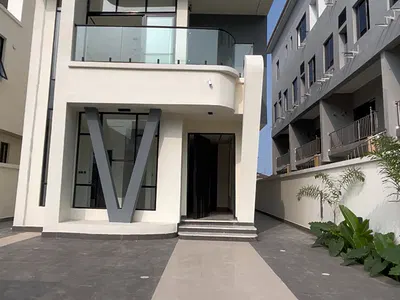 5 Bedroom Fully Detached Duplex — Lekki Phase 1, Lekki, Lagos