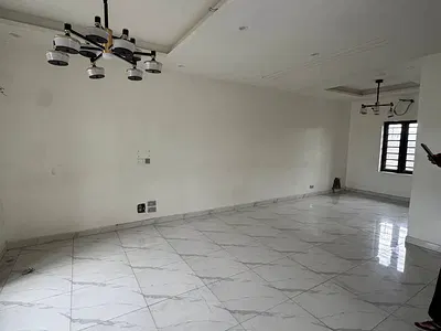 Sharp 2 Bedroom Duplex