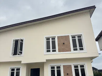 4 Bedroom Fully Detached House