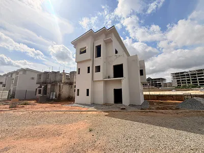 4 Bedroom Detached Duplex with BQ