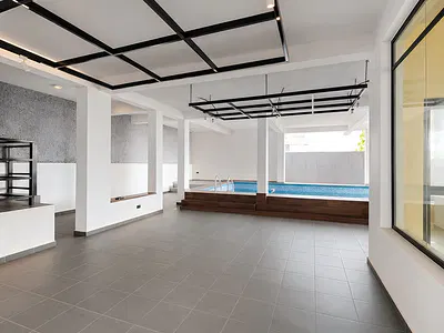 Luxury 4 Bedroom Townhouse with BQ, Swimming Pool and Smart Home Featu