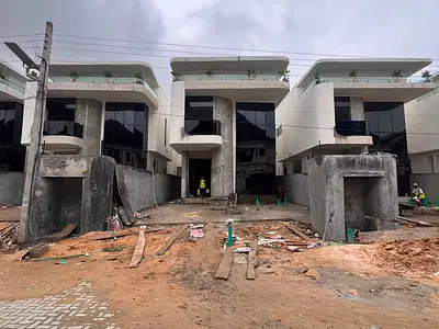 5 Bedroom Fully Detached Duplex with BQ & Swimming Pool