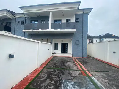Spacious 3bedrooms Semi Detached Duplex