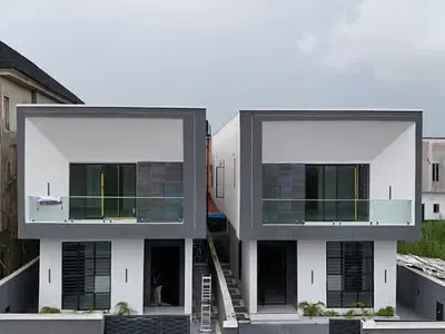 5 Bedroom Fully Detached Home with Swimming Pool