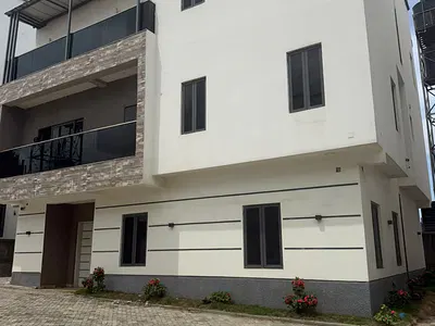 Luxury 5-Bedroom Semi-Detached Duplex