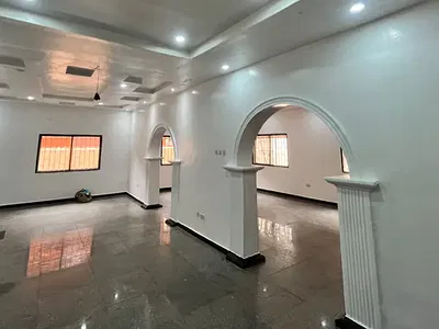 Spacious 9 Bedrooms Commercial Space