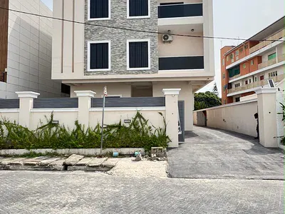 5 Bedroom Fully Detached Home with Cinema, BQ and Rooftop Terrace