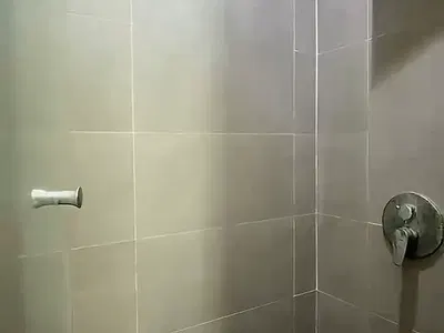 Newly Built Modern 3 Bedroom Apartment