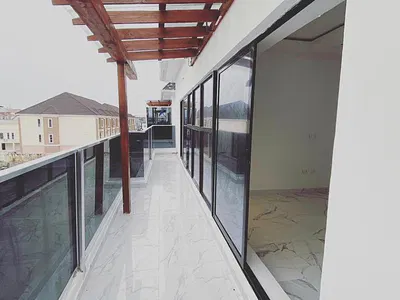 Luxury 5bedrooms Detached House with 2BQ