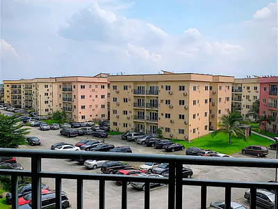 3 Bedroom Apartment/Flat on the First Floor in a Gated Estate