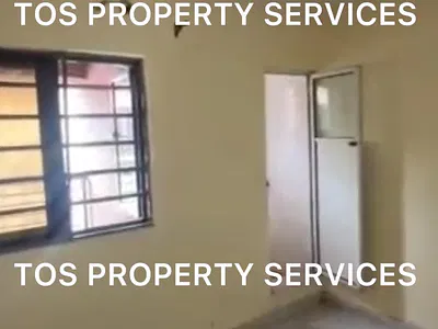 Spaciois Miniflat + 2 Toilets, Balcony