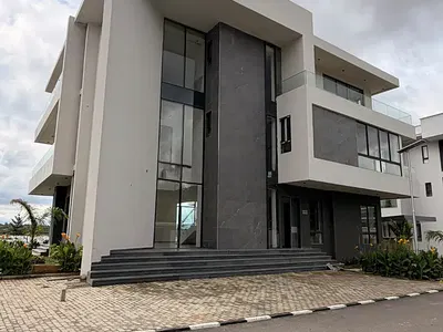 Brand New 9 Bedroom Duplex