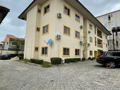 3 Bedroom Flat with BQ 15M Service Charge TBD Legal 10% Agency