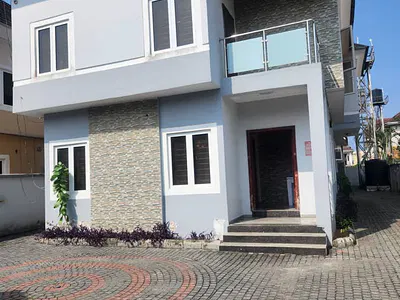 5 Bedroom Fully Detached House with a BQ