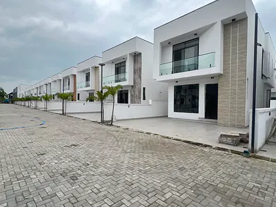 Exquisite Brand-New 4-Bedroom Fully Detached Duplex with BQ