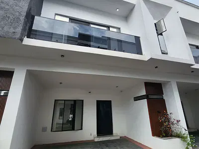 Brand New Luxury 3 Bed Terrace Duplex