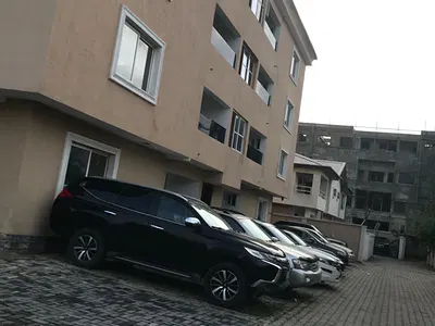 Renovated 3 Bedroom Apartment with a Room BQ Very Standard