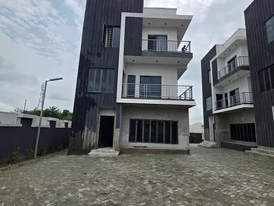 Newly Built 5 Bedroom Detached Duplex with BQ