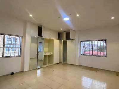 Exquisite 1 Bedroom Apartment