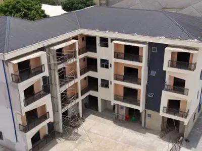 Large 3bedroom En-Suite Flat with BQ Carcass