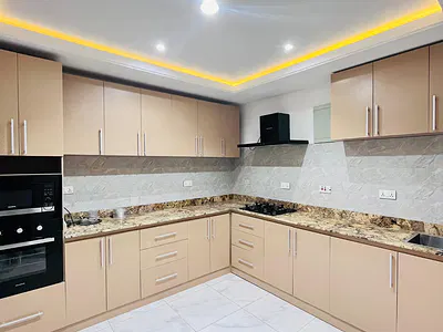 Well Fitted 3 Bed Apartment with BQ