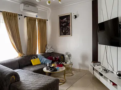 Lovely 1 Bedroom Flat Ground-Floor with Pool Gym