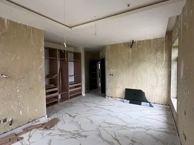Modern 3 Bedroom Penthouse Apartment!