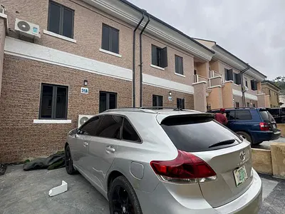 New 3 Bedroom S-Detached Duplex