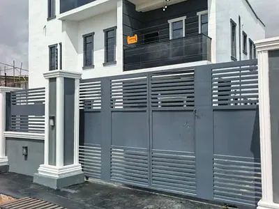 4 Bedroom Triplex in a Gated Estate