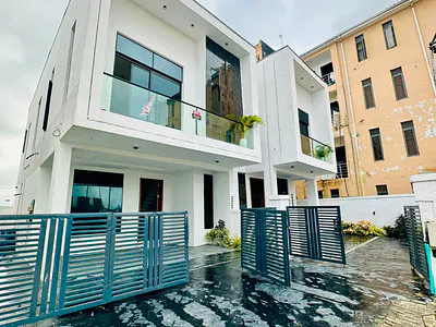 Luxury 4 Bedroom Semi-Detached Duplex*