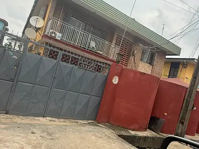 4 Flat of 3 Units of 3 Bedroom and a Unit of 2 Bedroom on 560SQM of La