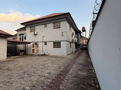 2 Units of 2 Bedroom Flats 2 Units 1 Bedroom Flats 1 Unit Self Cont