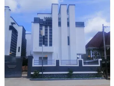 Luxury 5 Bedroom Detached Duplex with Swimming Pool & BQ