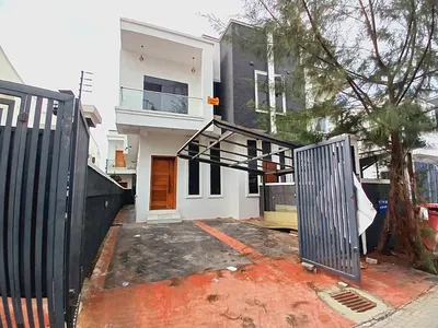 4 Bedroom Semi Detached Duplex with a Room BQ