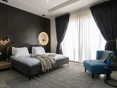 Tastefully Furnished 2 - Bedroom Apartment with Pool & Gym