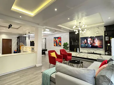 Exceptional 2-Bedroom Apartment with Starlink, PS5 & Snooker