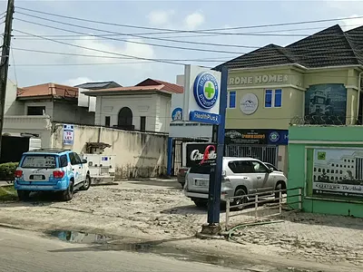 Modern 3 Bedroom Flat Office Space (1st Floor)