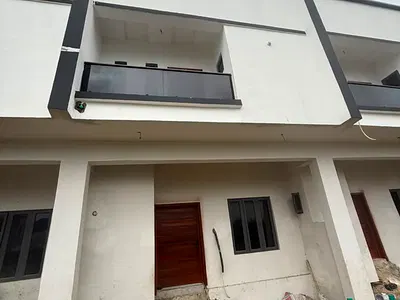 Brand New Modern 3 Bedroom Terraced Duplex